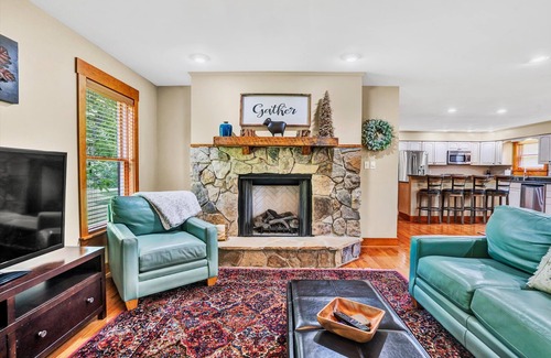 Covington House | Gorgeous Private Retreat on the Jackson River