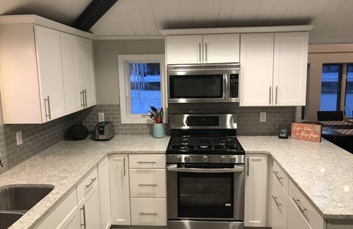 Newaygo Cottage | Gorgeous renovated cottage on Croton Pond