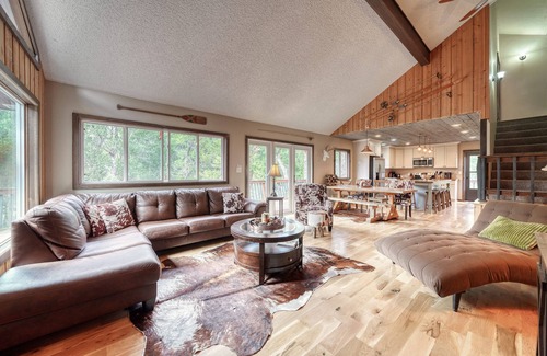 Nathrop Cabin | Gorgeous Rippling Waters! Private Hot Tub- Spectacular Views!