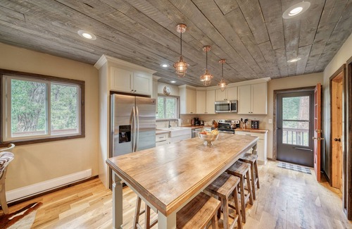 Nathrop Cabin | Gorgeous Rippling Waters! Private Hot Tub- Spectacular Views!