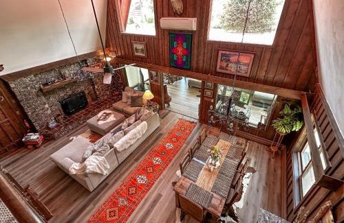 Rio Vista Estates House | Gorgeous Riverfront Retreat