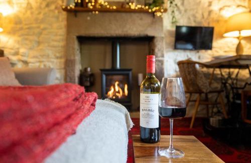 Winster House | Gorgeous romantic cosy cottage retreat with views