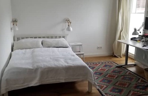 Deutz Apartment | Gorgeous Rooftop Apartment in Cologne-Deutz