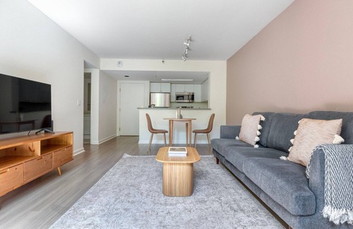 South Beach Apartment | Gorgeous South Beach 1BR w/Pool & Gym, nr AT&T Park, by Blueground