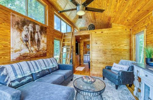 Rogersville House | Gorgeous Tiny House with Indoor and Outdoor Lounging Space in Alabama