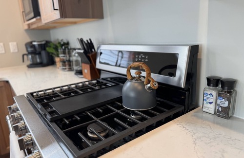 Duluth House | GORGEOUS WATERFRONT Views Modern Sauna 20% Off SKI Rental+Pass