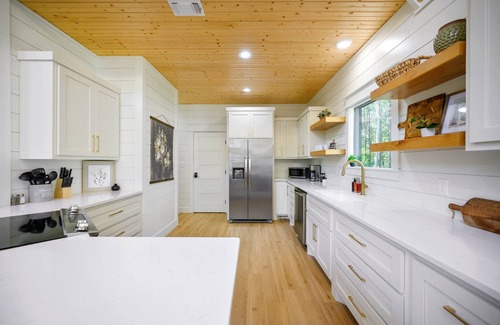 Pickens Cabin | Gorgeous wooded cabin for small groups or families that sleeps10! 1BR+Loft|7 bed