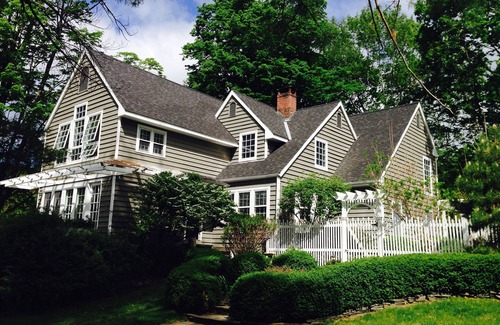 Bearsville House | Gorgeous Woodstock Designers Home heated pool and spectacular gardens