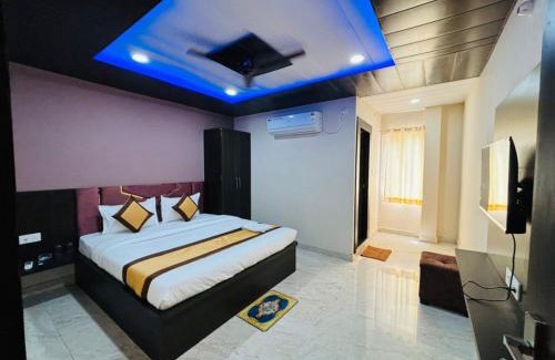 Varanasi Hotel | Goroomgo Hotel Imperial Varanasi - Family Friendly with Luxury Room - Near Kashi Vishwanath Temple and Ganga Ghat - Excellent Customer Service Awarded