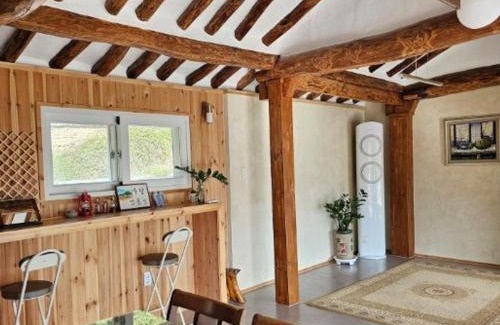 Goryeong House | Goryeong Wide House with a Large Yard