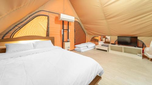 Nonarae House | Goseong Bluebeach Pension&Glamping