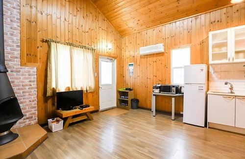 Goseong House | Goseong Gureumwiui Sanchaek Pension