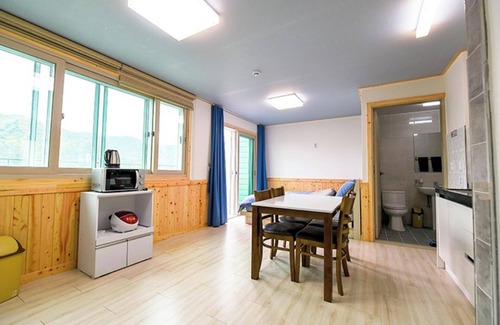 Tonmak House | Goseong San Deul Bada Pension