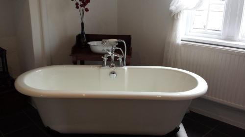 East Grinstead Bed & Breakfast | Gothic House