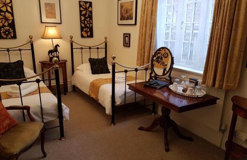 East Grinstead Bed & Breakfast | Gothic House