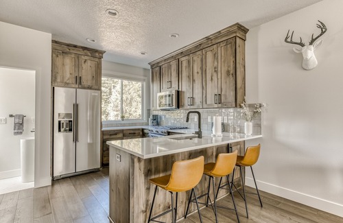 Government Camp House | Government Camp Chalet: Your Ultimate Ski Retreat in the Cascades