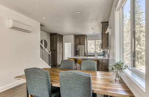 Government Camp House | Government Camp Chalet: Your Ultimate Ski Retreat in the Cascades