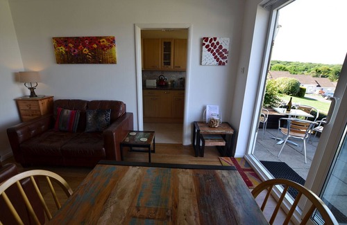 Oxwich Ski Chalet | Gower, Oxwich, Amazing Views, Sleeps 4