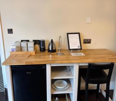 Tring House | Grace's Guesthouse Room 4