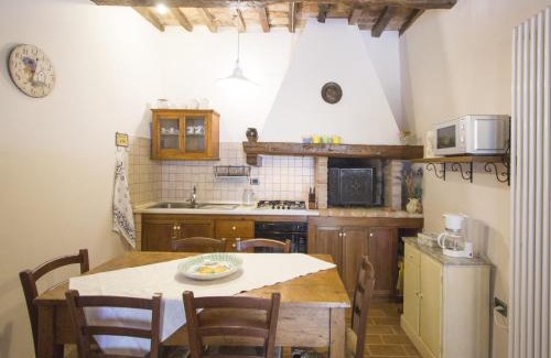 Furlo House | Graceful Holiday Home in Acqualagna with Swimming Pool