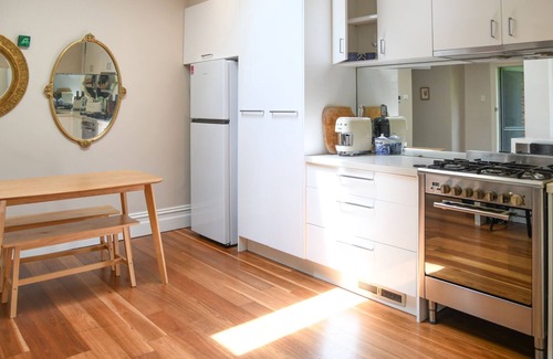 St Kilda House | Graceful Octavia - The perfect getaway
