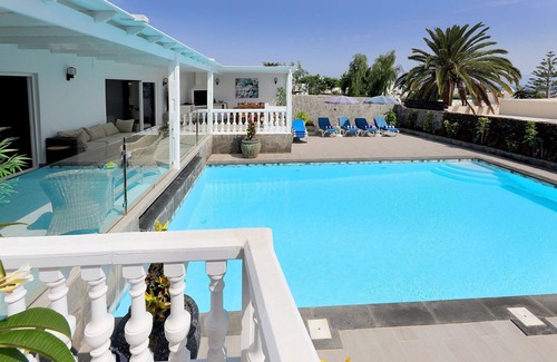 Los Mojones Villa | Graceful Puerto del Carmen Villa | 5 bedrooms | Villa Vega Del Carmen