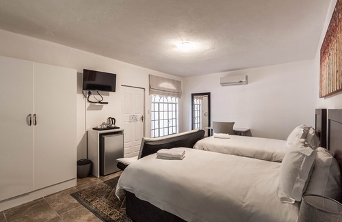 Akasia Hotel | Graceland Conference & Lifestyle Centre