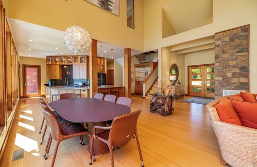 Clarksville House | Graceland