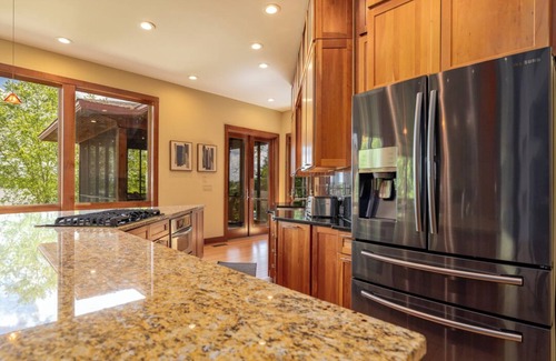 Clarksville House | Graceland