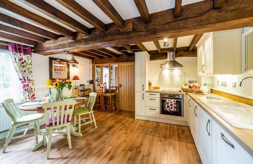 Broughton Hackett Cottage | GRAFTON MILL, family friendly, with a garden in Grafton Flyford