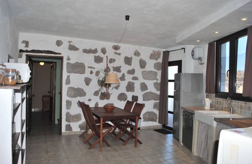 Temisas Cottage | Gran Canaria for rent: Country house in mountains with spectacular views.