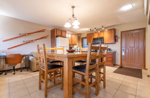 Silvercreek Condo | Granby Condo with Private Hot Tub