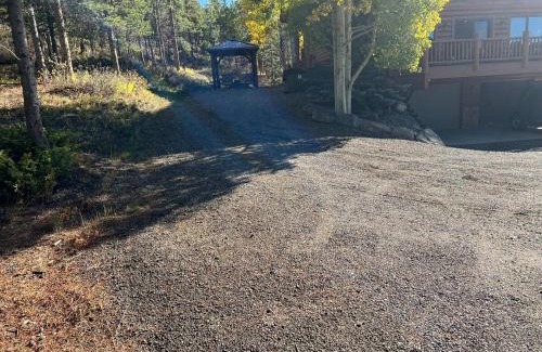 Innsbruck Val Moritz House | Granby Panoramic Paradise! Hot tub and firepit!