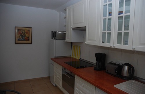 Gaarden-Sud - Kronsburg Apartment | grand 2-room apartment (70m²) with balcony, central but located in green landsca