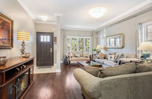 Norval House | Grand and elegant house which combines beauty and comfort in perfect harmony