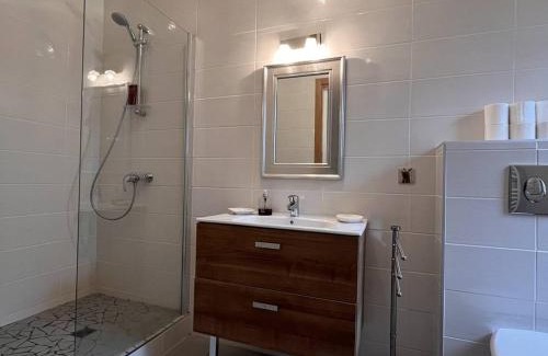 Cauterets Apartment | Grand appartement montagne, centre-ville, 6 pers - FR-1-234-327