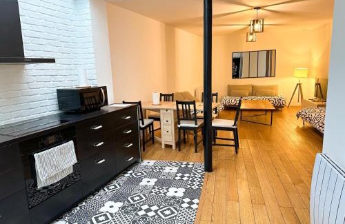 Saint-Vincent-de-Paul Apartment | GRAND APPARTEMENT Paris 10