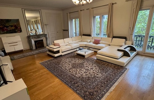 Faubourg-du-Roule Apartment | Grand Appartement Standing Haut de Gamme Dans les Beaux Quartiers de la Capital