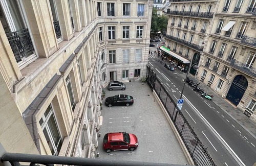 Faubourg-du-Roule Apartment | Grand Appartement Standing Haut de Gamme Dans les Beaux Quartiers de la Capital