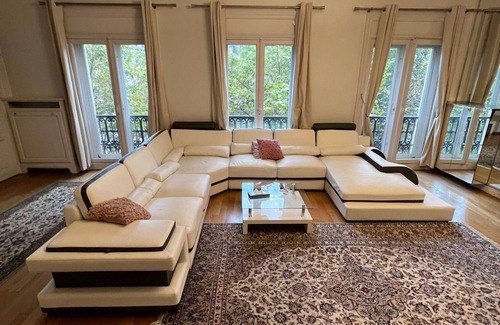 Faubourg-du-Roule Apartment | Grand Appartement Standing Haut de Gamme Dans les Beaux Quartiers de la Capital