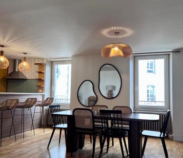 Concarneau Apartment | Grand Appartement ultra moderne Plein Centre, plage à pieds, avec parking