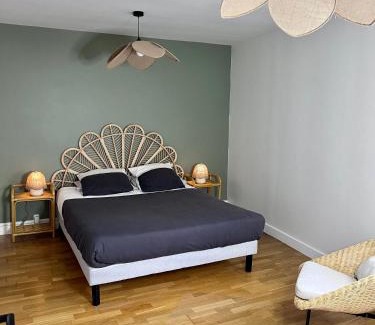Concarneau Apartment | Grand Appartement ultra moderne Plein Centre, plage à pieds, avec parking