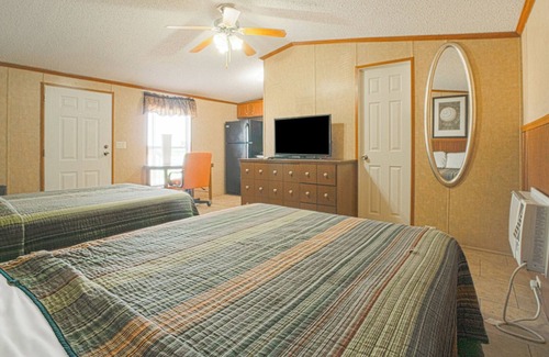 Nixon Hotel | Grand Eagle Ford Lodge & RV Park Nixon By OYO