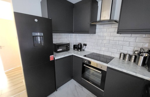 East Ham South Apartment | Grand Exclusive 2 Bed Apartment - London