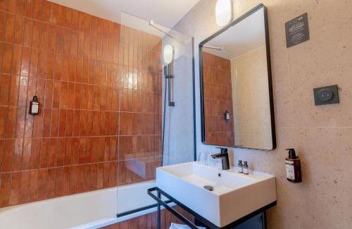 Quartier Pasteur Hotel | Grand Hôtel De La Seine