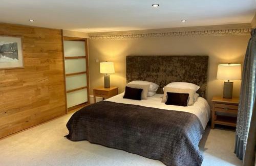 Kelvinbridge Apartment | Grand in the Park