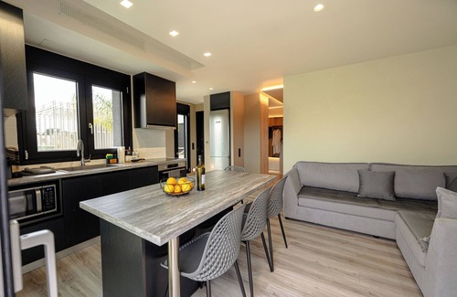 Kourouta Apartment | Grand Kourouta Pool Apartment nr3, Kourouta, Greece