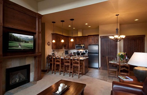 Peak 8 Resort | Grand Lodge Peak 7-Luxury stay!Hiking, mtn biking,gondola to town,pool & hot tub