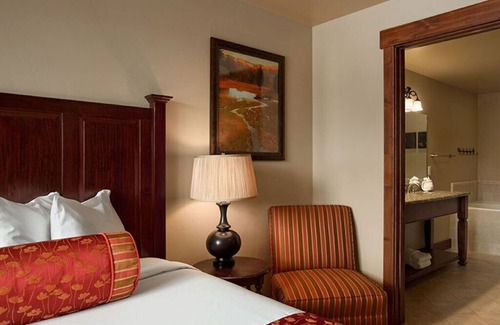 Peak 8 Resort | Grand Lodge Peak 7-Luxury stay!Hiking, mtn biking,gondola to town,pool & hot tub