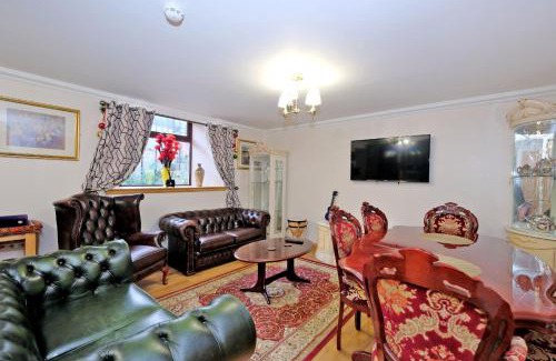 Central Aberdeen House | Grand Mansion 9 Beds Sleeps 17 Parking - Groups